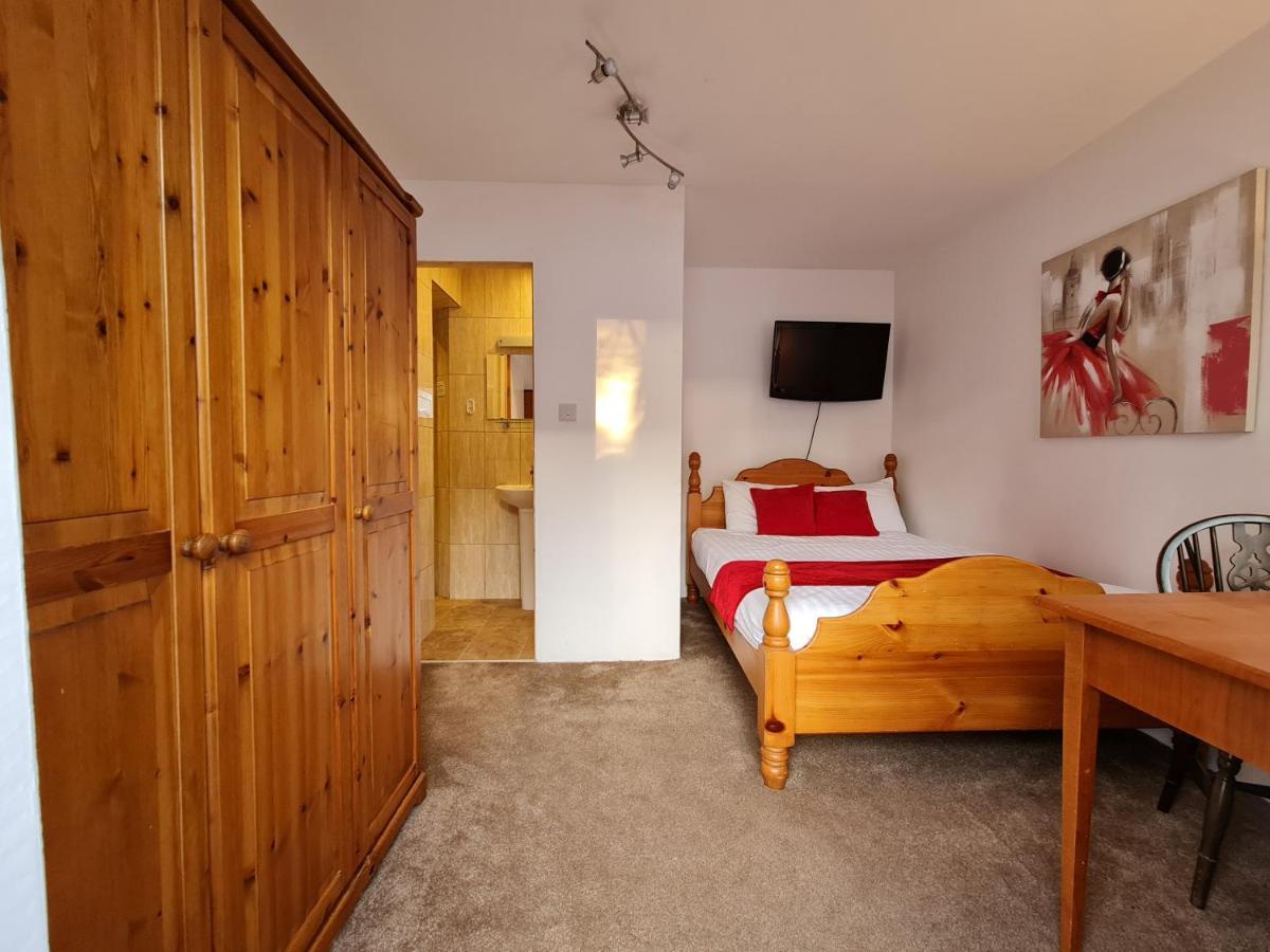 Pymgate Lodge Hotel Manchester Airport Чийдъл Екстериор снимка