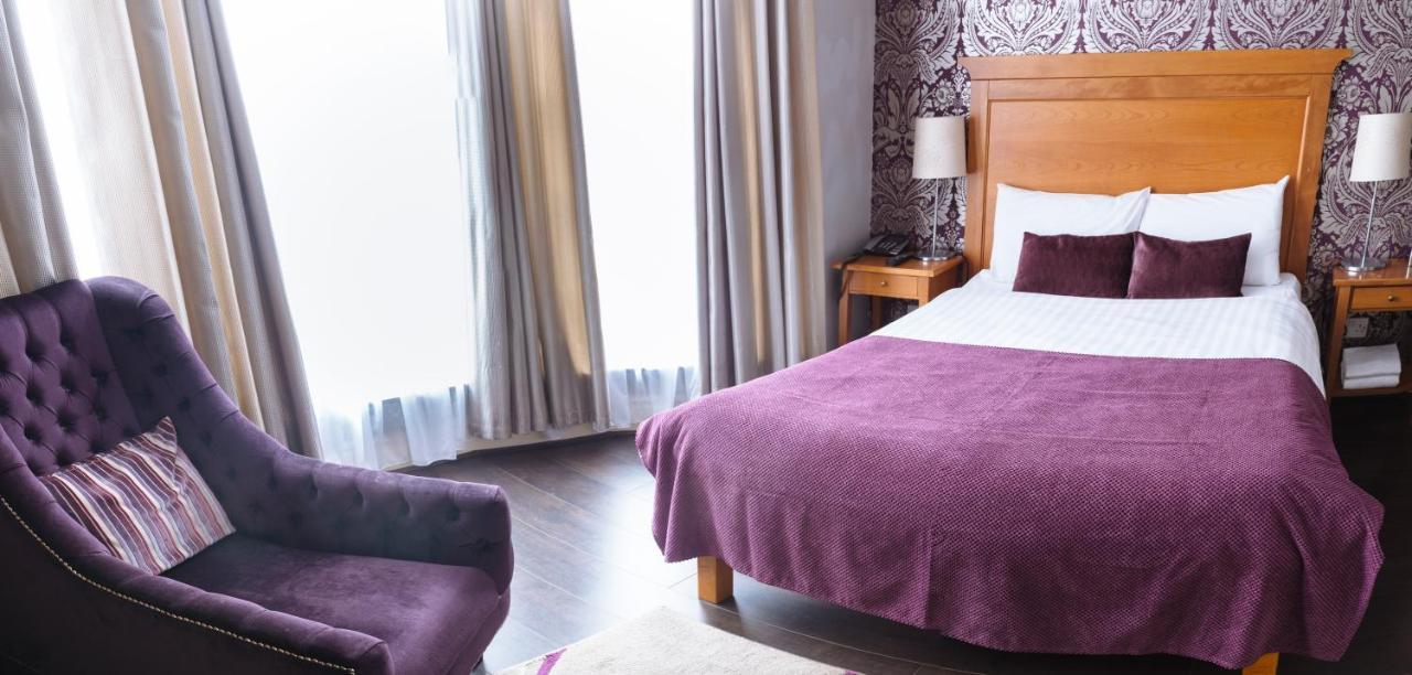 Pymgate Lodge Hotel Manchester Airport Чийдъл Екстериор снимка
