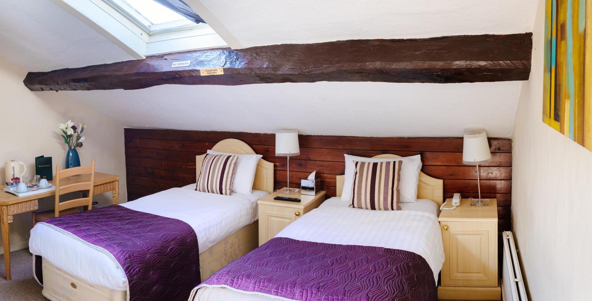 Pymgate Lodge Hotel Manchester Airport Чийдъл Екстериор снимка