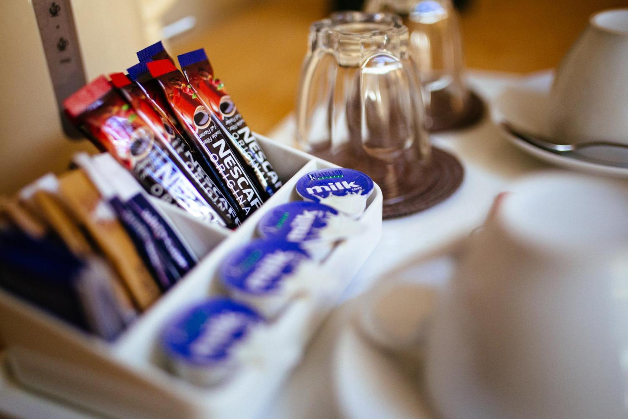 Pymgate Lodge Hotel Manchester Airport Чийдъл Екстериор снимка